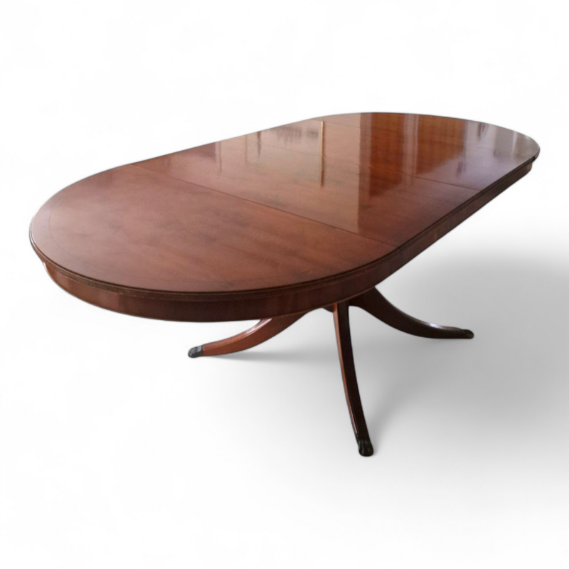 Rare Prestige Kean & Scott, Magnificent Book Matched Mahogany Circular Extending to Oval Dining Table Seating up to 8 c.1970s